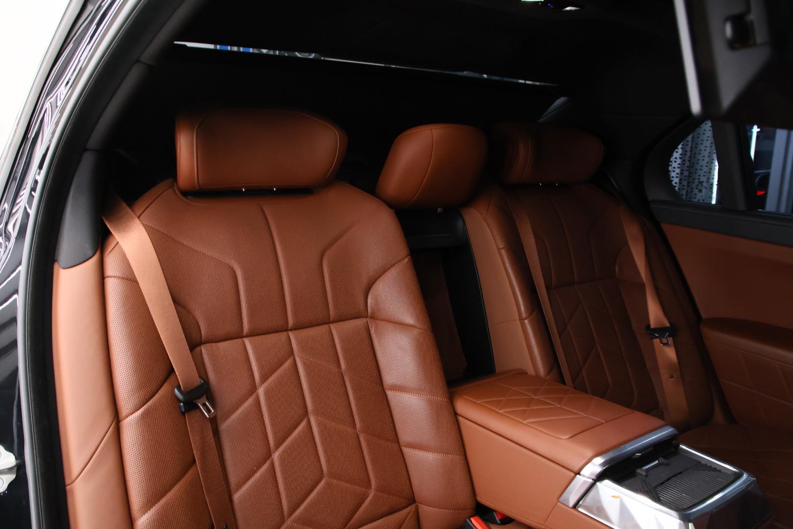 BMW 7 Series 740d xDrive M Sport Yas Marina Auto