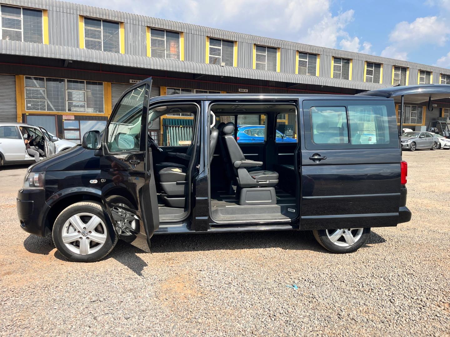 VW CARAVELLE TDI 8 Seater Auction Operation