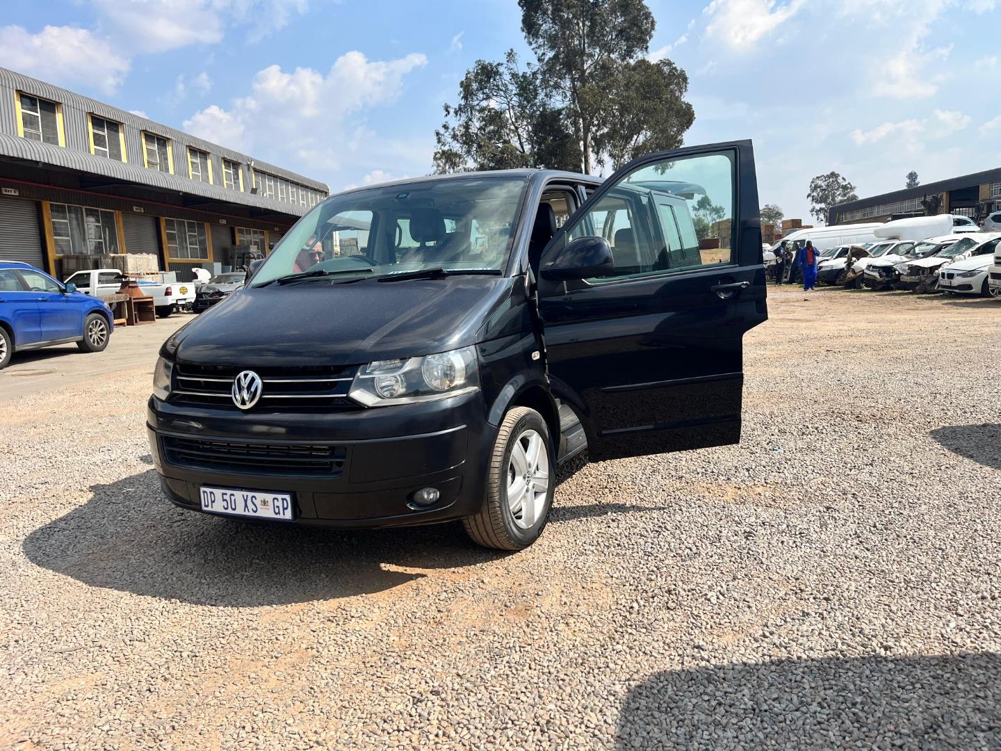 VW CARAVELLE TDI 8 Seater Auction Operation