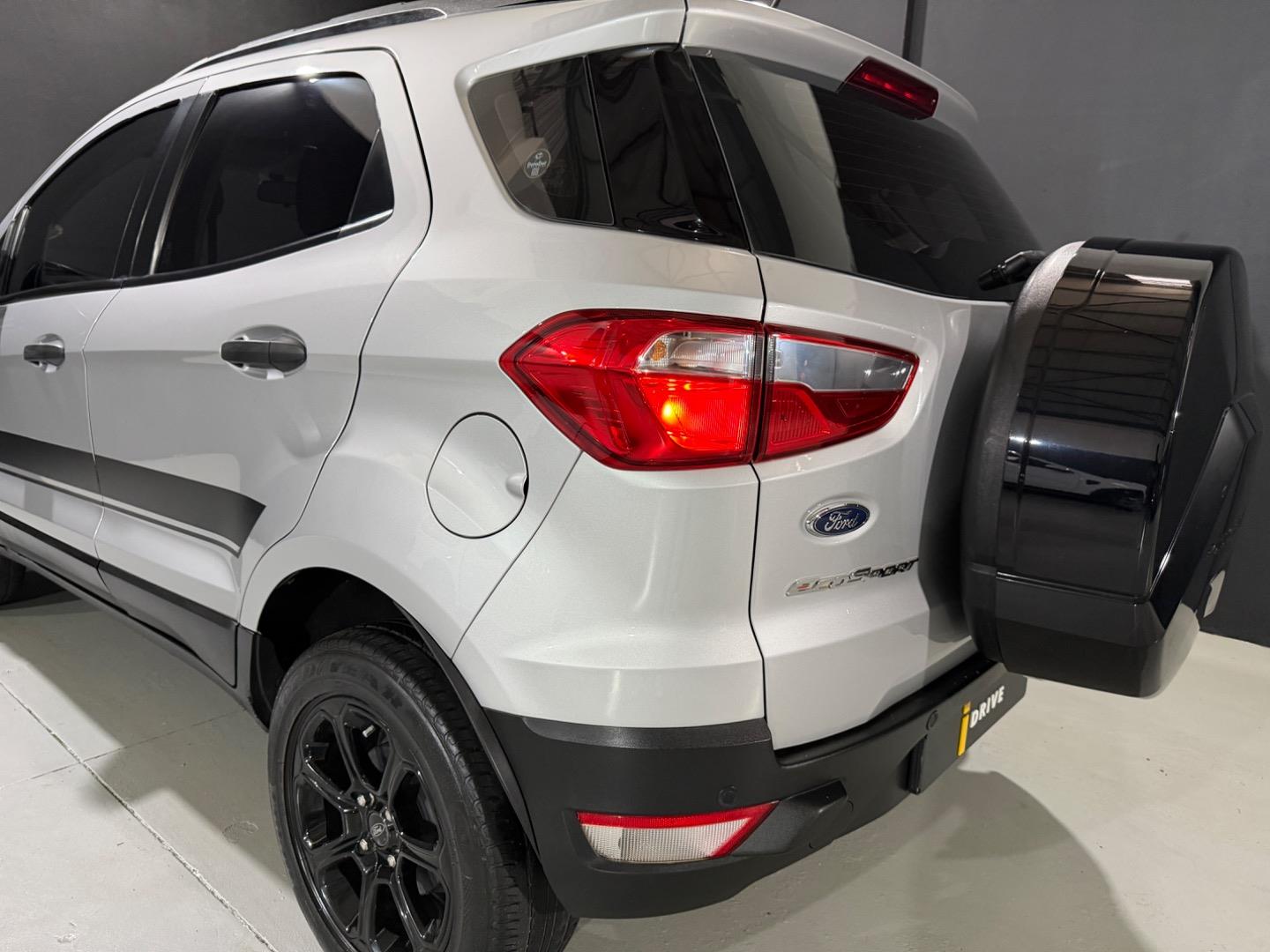 Ford EcoSport 1.5 Ambiente Black iDrive Online