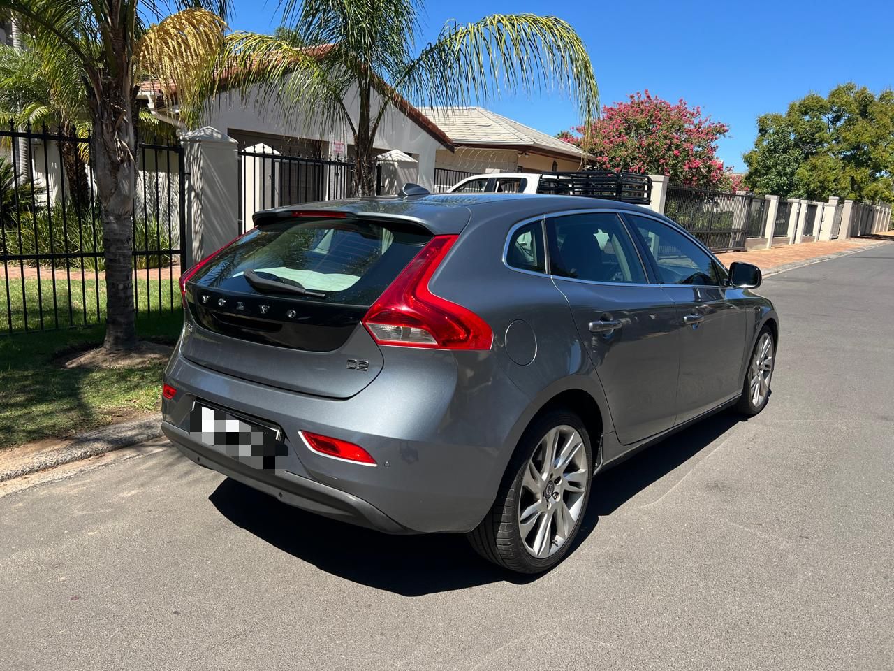 Volvo V40 D2 Excel LJR Auto
