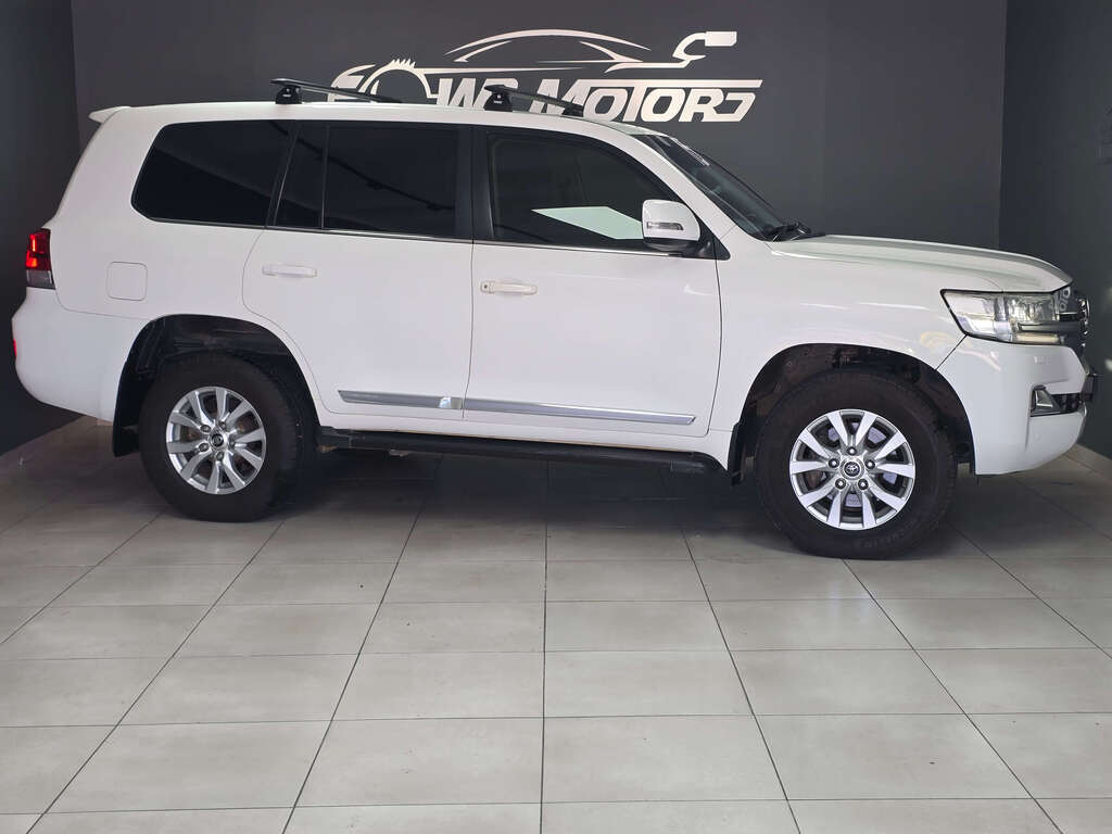 Toyota Land Cruiser 200 4.5D-4D V8 VX WP Motors