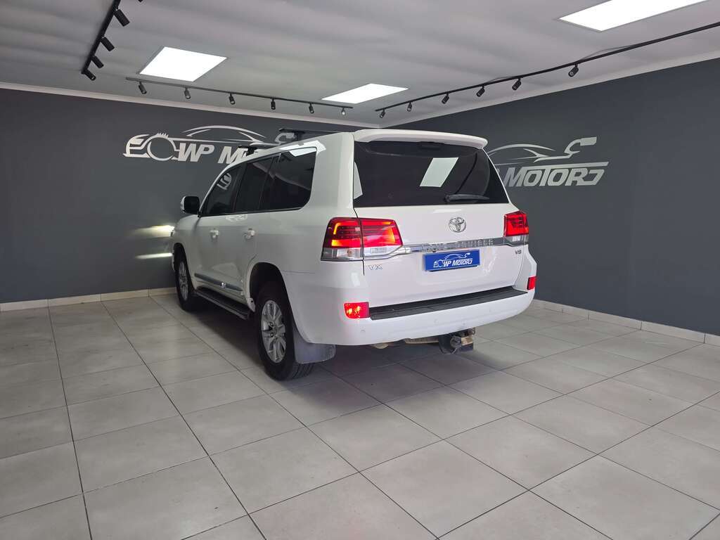 Toyota Land Cruiser 200 4.5D-4D V8 VX WP Motors