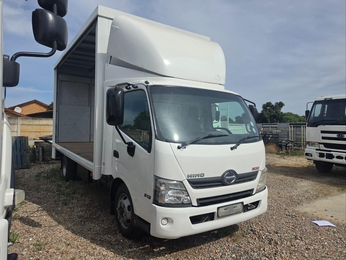 2015 Hino 300 815