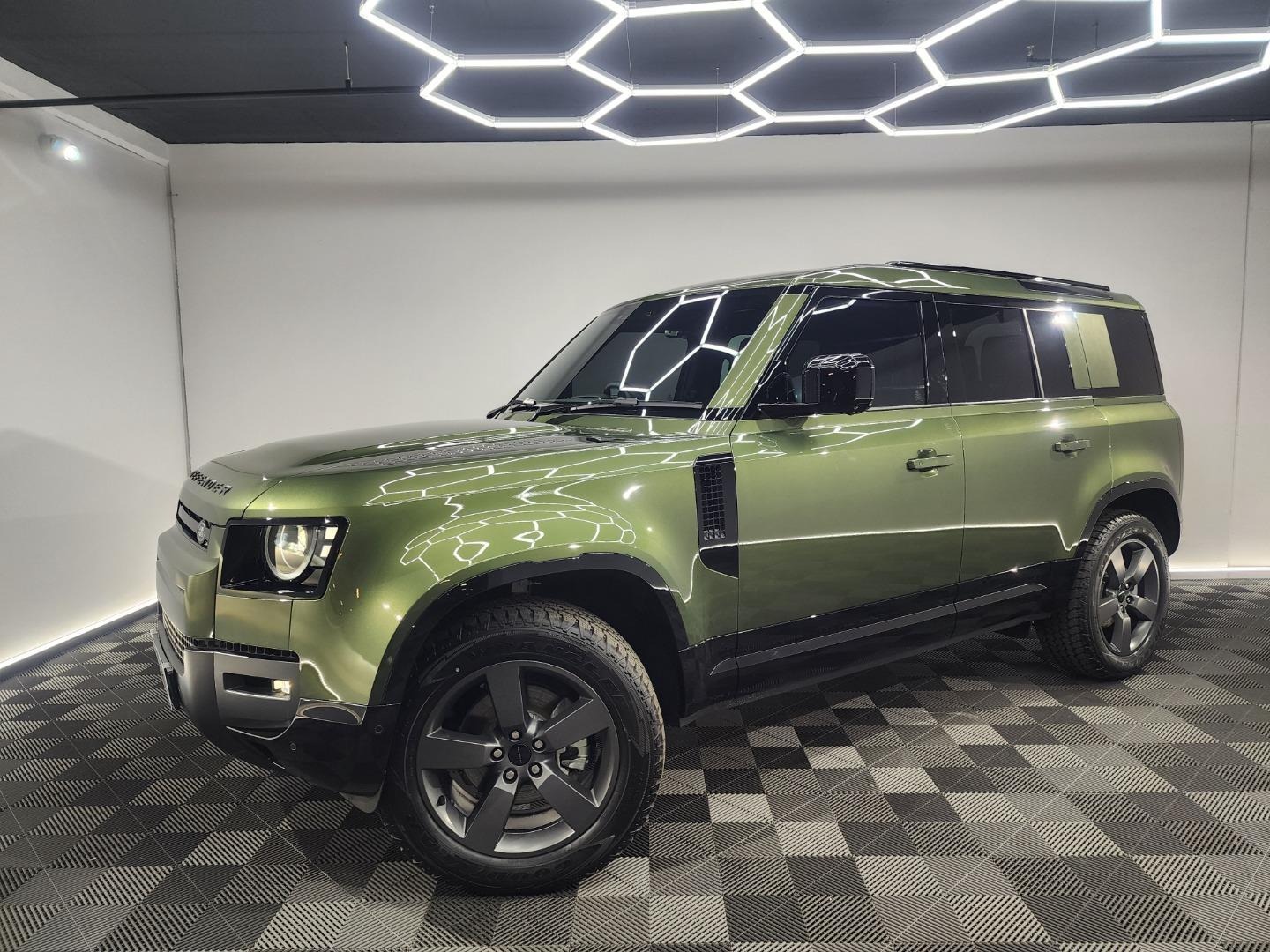 2026 Land Rover Defender 110 D250 X-Dynamic SE