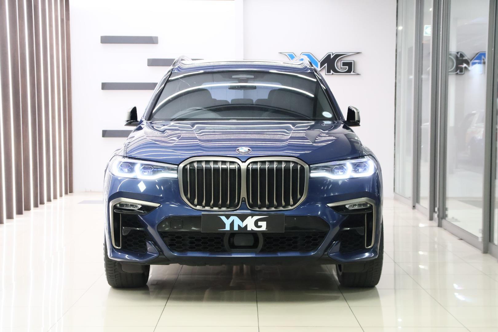 BMW X7 M50i Yas Marina Auto