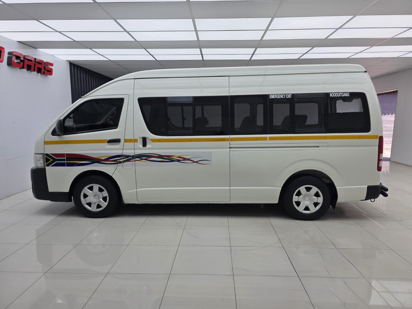 Toyota HiAce 2.5D-4D Ses-Fikile 16-seater Squad Cars
