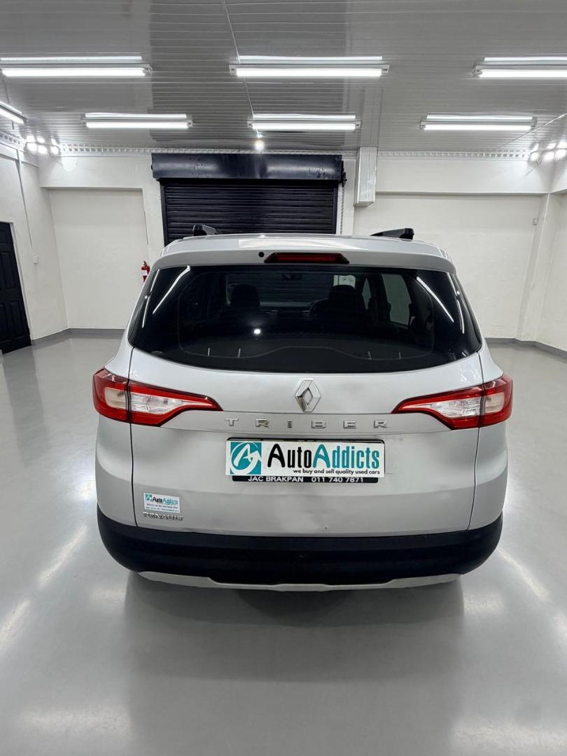 Renault Triber 1.0 Zen Auto Addicts