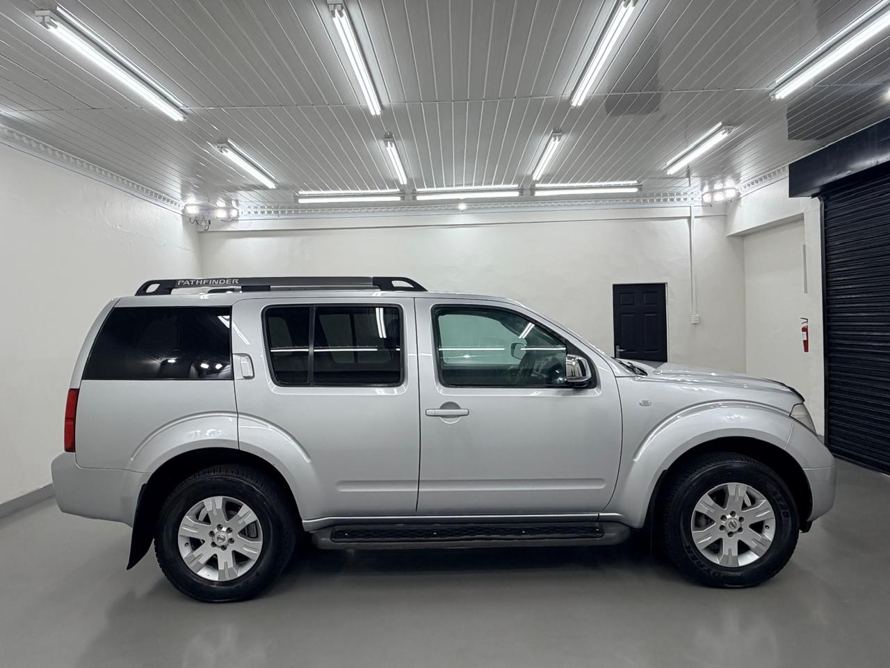 Nissan Pathfinder 2.5dCi LE Auto Addicts