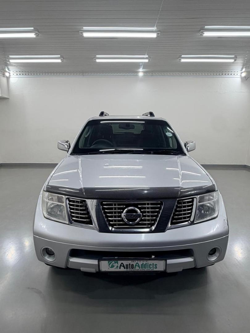 Nissan Pathfinder 2.5dCi LE Auto Addicts