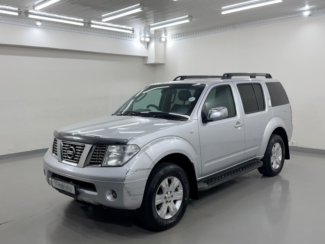 Nissan Pathfinder 2.5dCi LE Auto Addicts