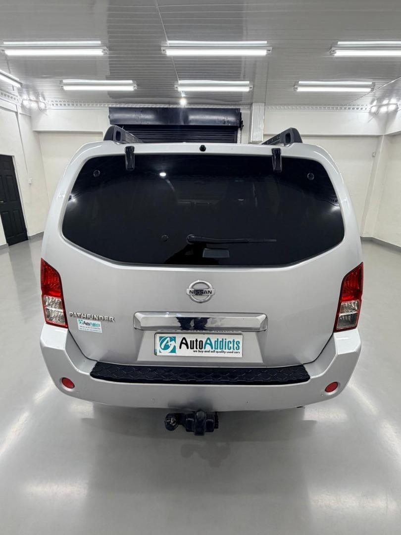 Nissan Pathfinder 2.5dCi LE Auto Addicts