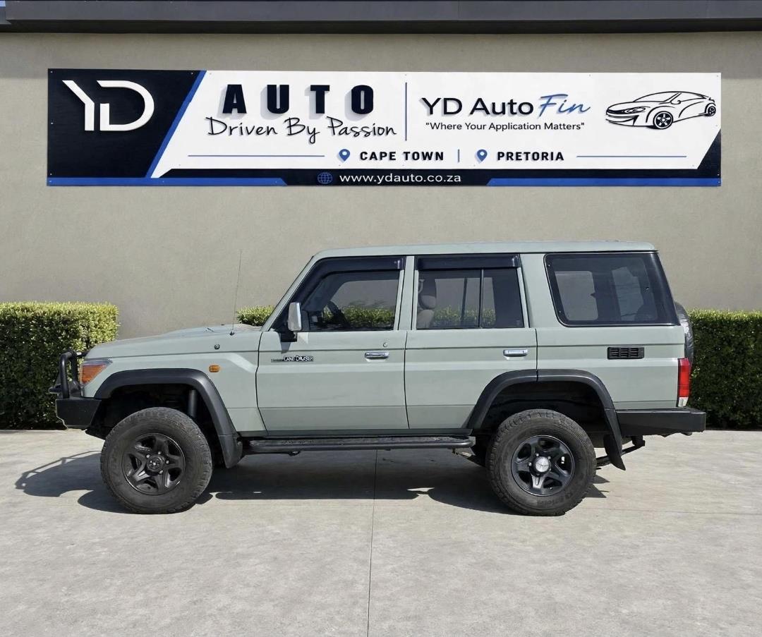 Toyota Land Cruiser 76 4.5D-4D LX V8 Station Wagon YD Auto Cape Town