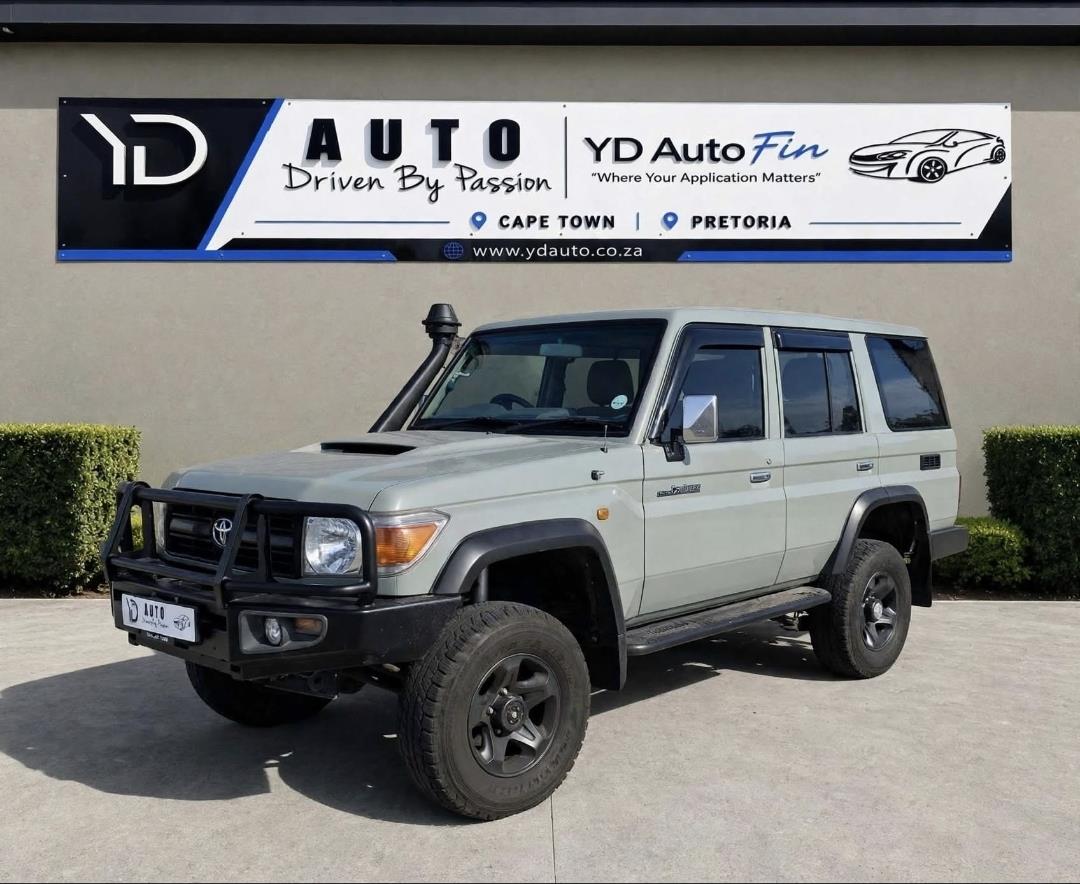 2015 Toyota Land Cruiser 76 4.5D-4D LX V8 Station Wagon for sale