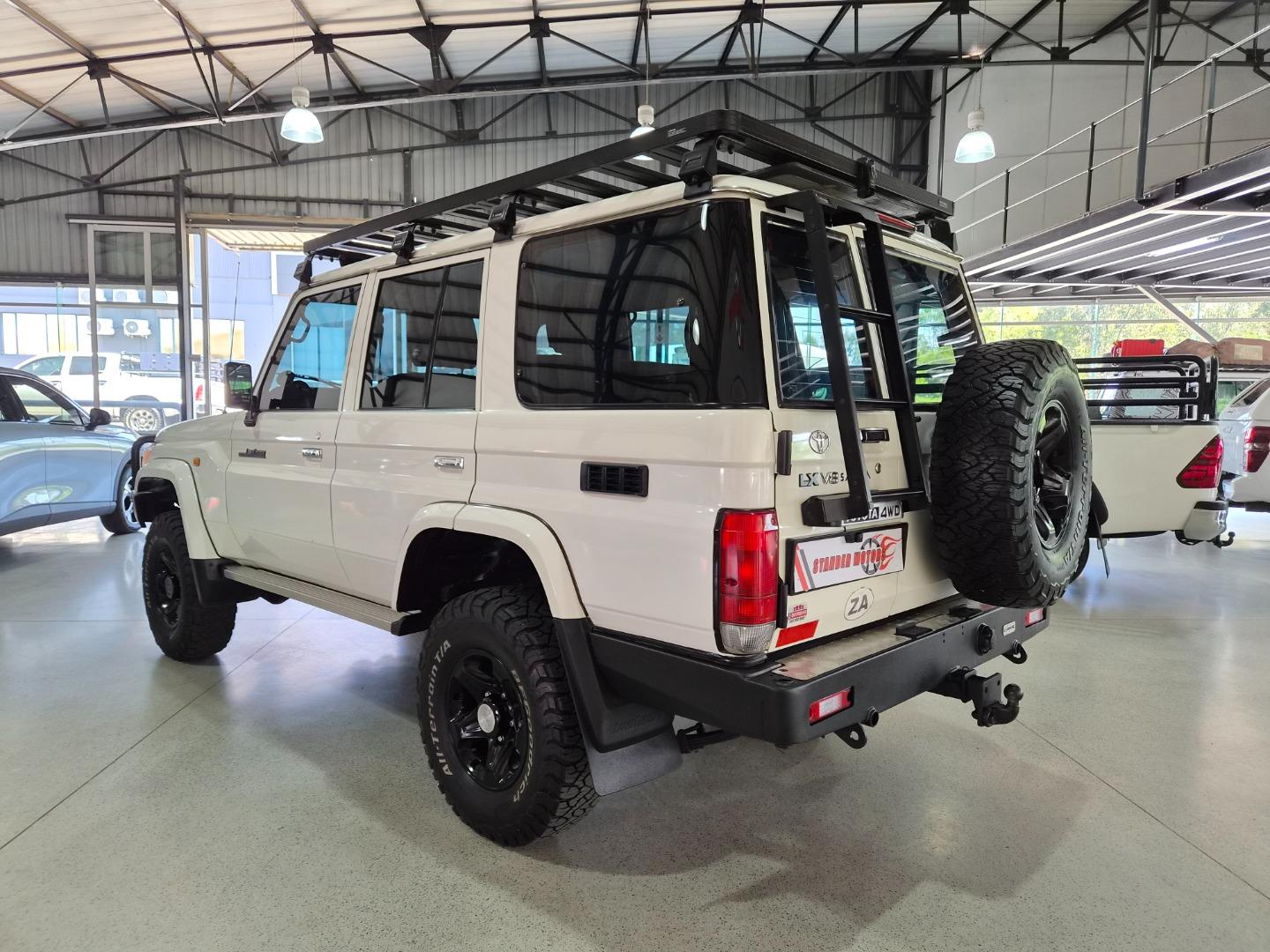 Toyota Land Cruiser 76 4.5D-4D LX V8 Station Wagon Stander Motors