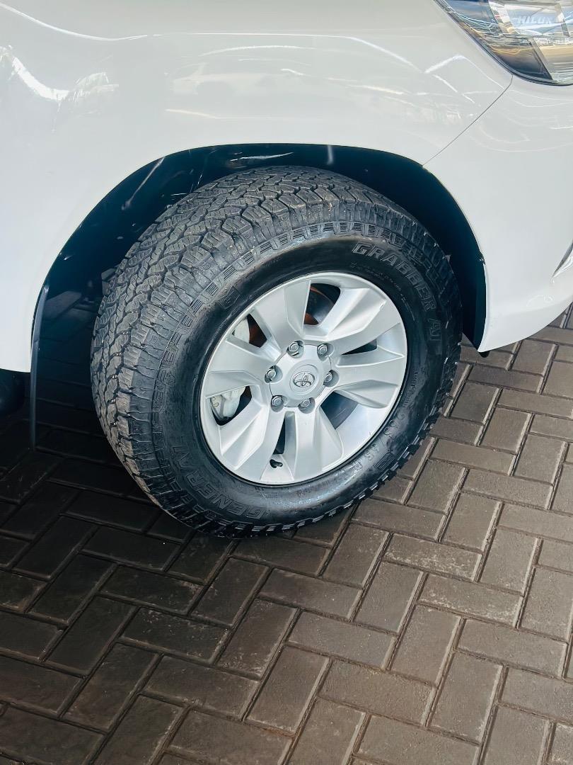 Toyota Hilux 2.4GD-6 Double Cab 4x4 SRX White Rhino Motors