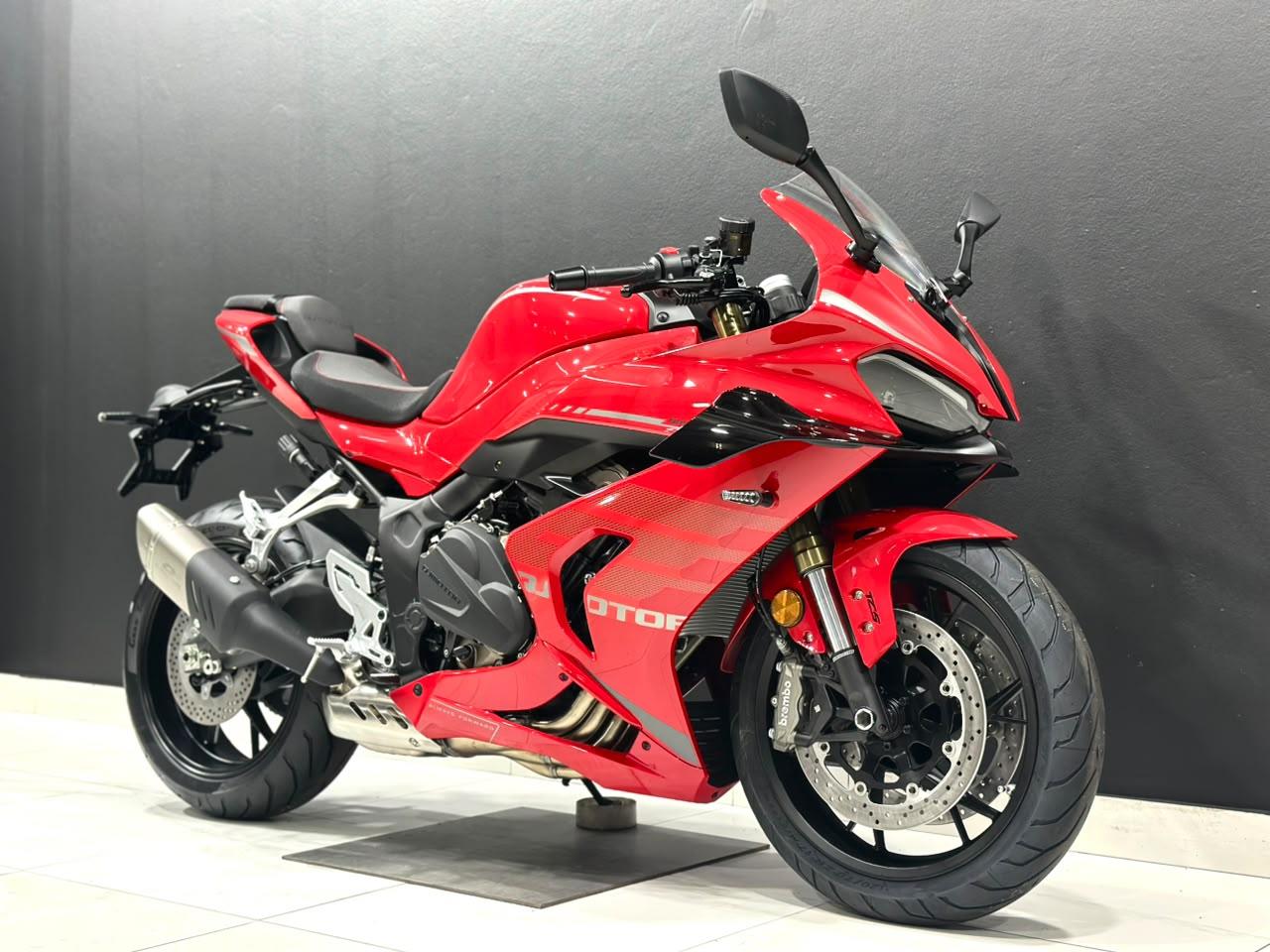 QJ Motor SRK 800 RR
