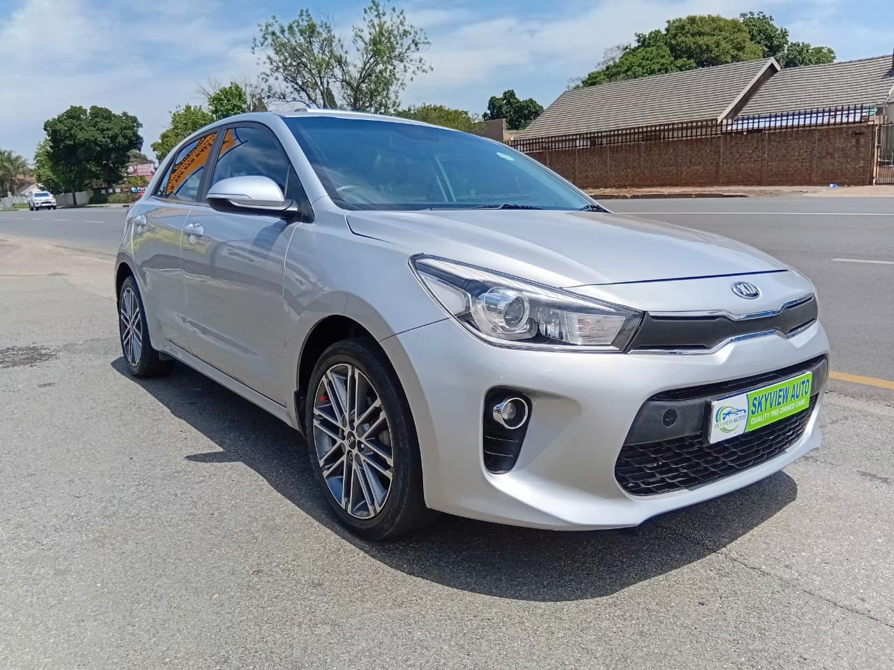 Kia Rio hatch 1.4 Tec Skyview Autos
