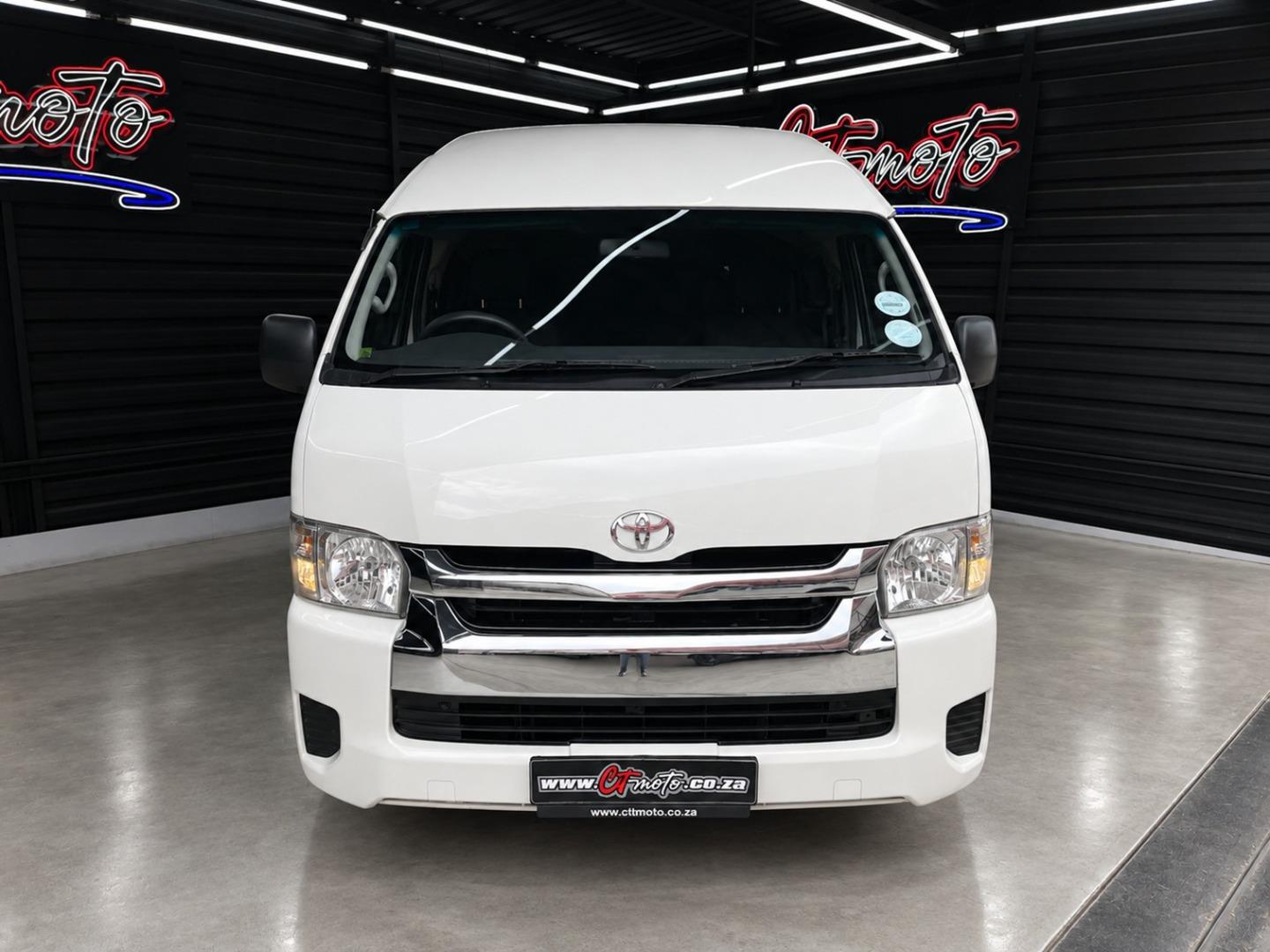 Toyota HiAce 2.5D-4D Bus 14-Seater GL CITMoto