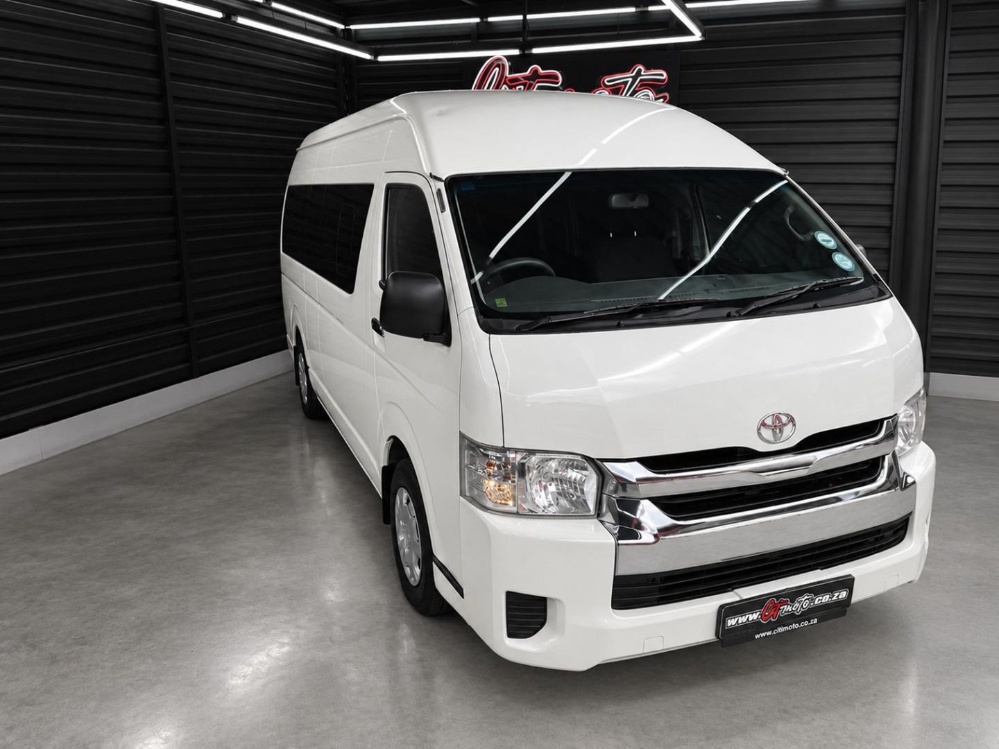 Toyota HiAce 2.5D-4D Bus 14-Seater GL CITMoto