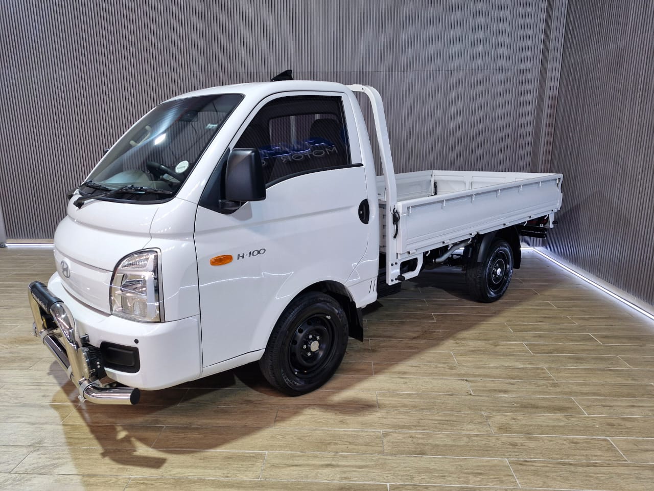 Hyundai H-100 Bakkie 2.6D Deck (Aircon) Fuzion Pre-owned Malmesbury
