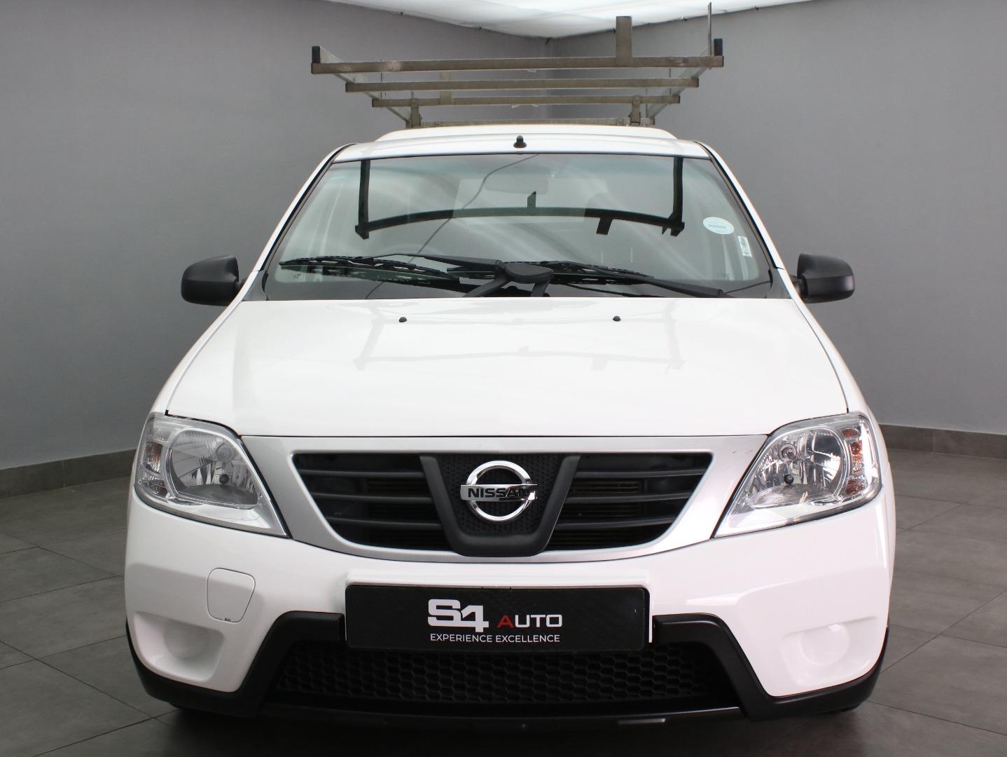Nissan NP200 1.6i (Aircon) Safety Pack S4 Auto