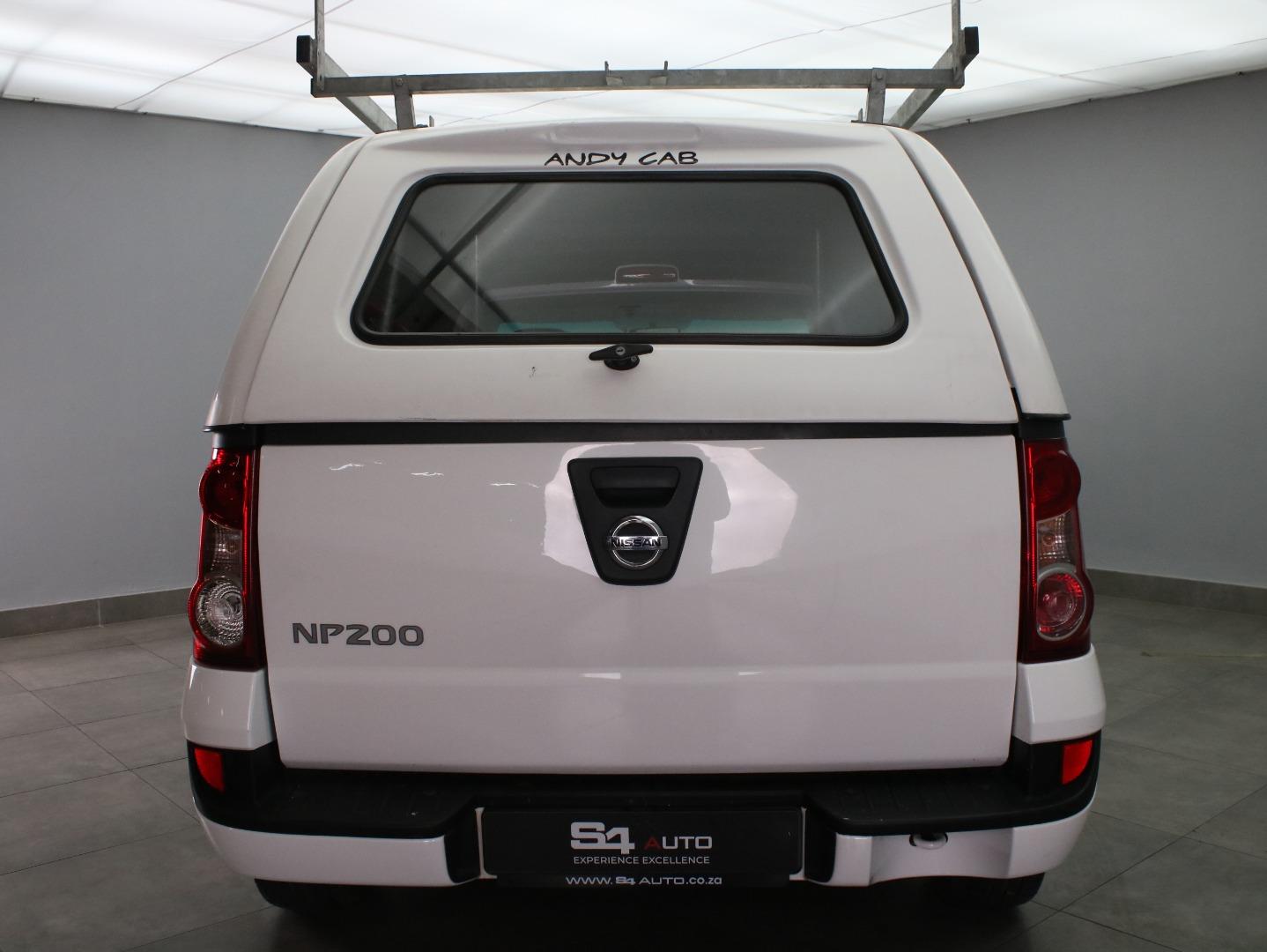 Nissan NP200 1.6i (Aircon) Safety Pack S4 Auto
