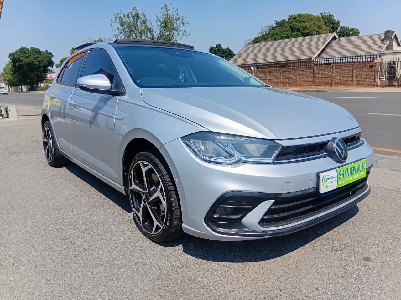 Volkswagen Polo Hatch 1.0TSI 85kW Life Skyview Autos