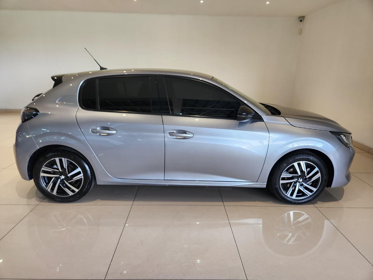 2022 Peugeot 208 1.2T Allure Auto, photo 5