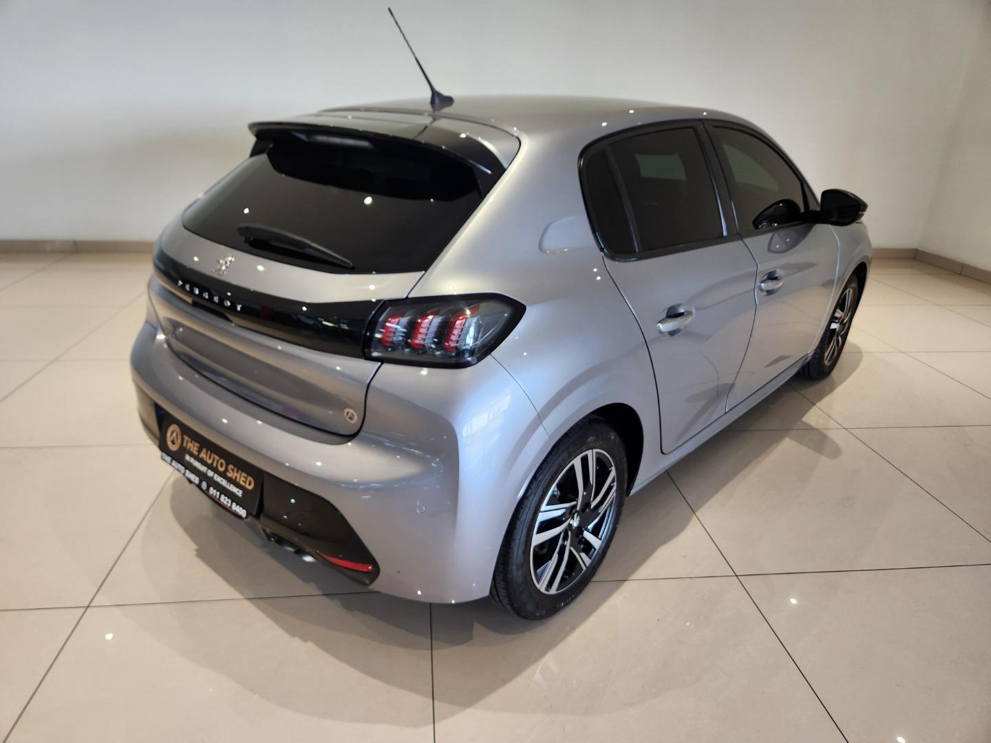 2022 Peugeot 208 1.2T Allure Auto, photo 6