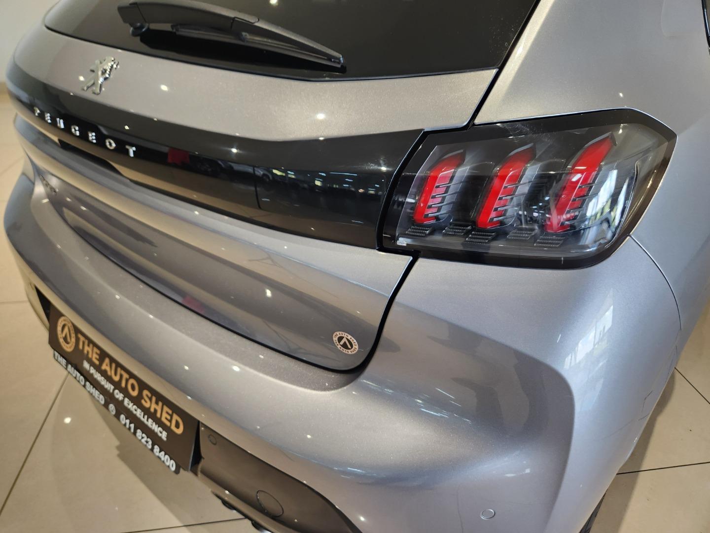 2022 Peugeot 208 1.2T Allure Auto, photo 9