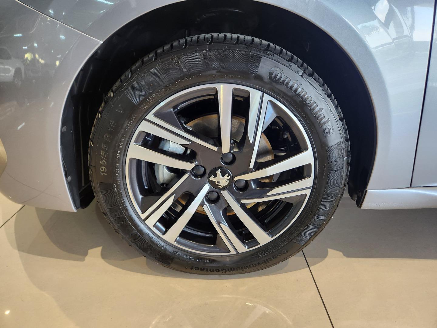 2022 Peugeot 208 1.2T Allure Auto, photo 12