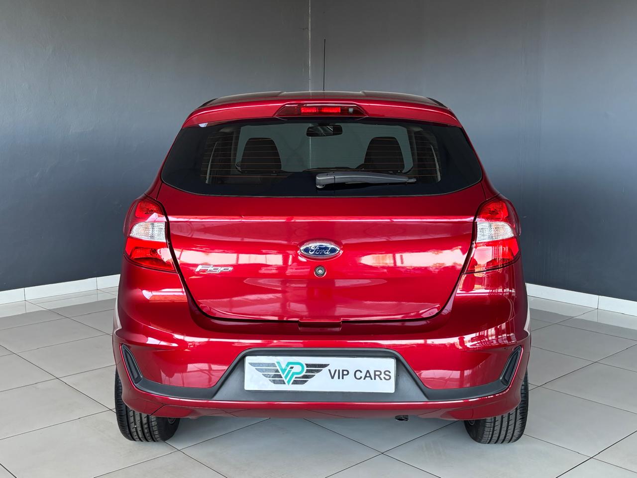 Ford Figo Hatch 1.5 Ambiente Vip Cars