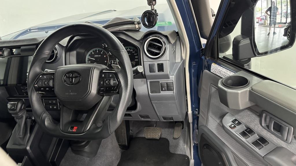 Toyota Land Cruiser 76 2.8GD-6 Station Wagon VX P1 Auto