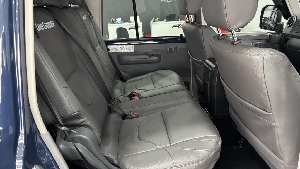 Toyota Land Cruiser 76 2.8GD-6 Station Wagon VX P1 Auto