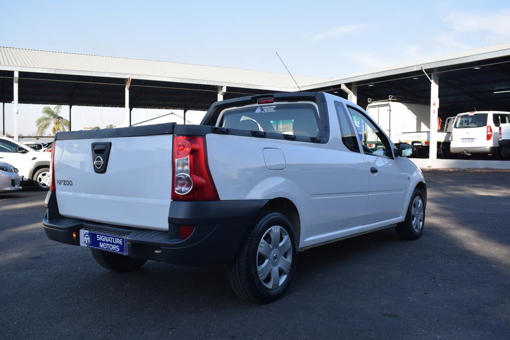 Nissan NP200 1.6i (Aircon) Safety Pack Signature Motors