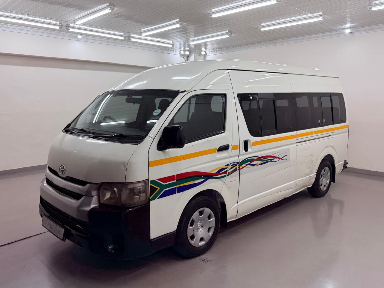 Toyota HiAce 2.5D-4D Ses-Fikile 16-seater Auto Addicts