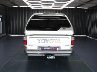 2005 Toyota Hilux 2700i Raider for sale