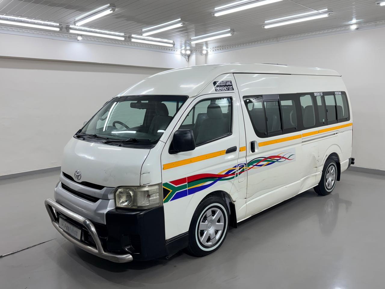 Toyota HiAce 2.5D-4D Ses-Fikile 16-seater Auto Addicts