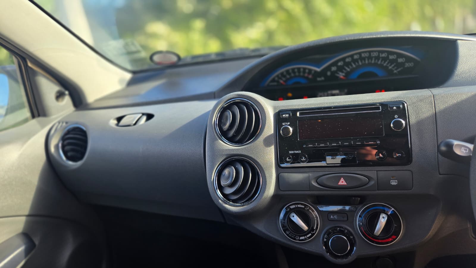 Toyota Etios hatch 1.5 Sprint