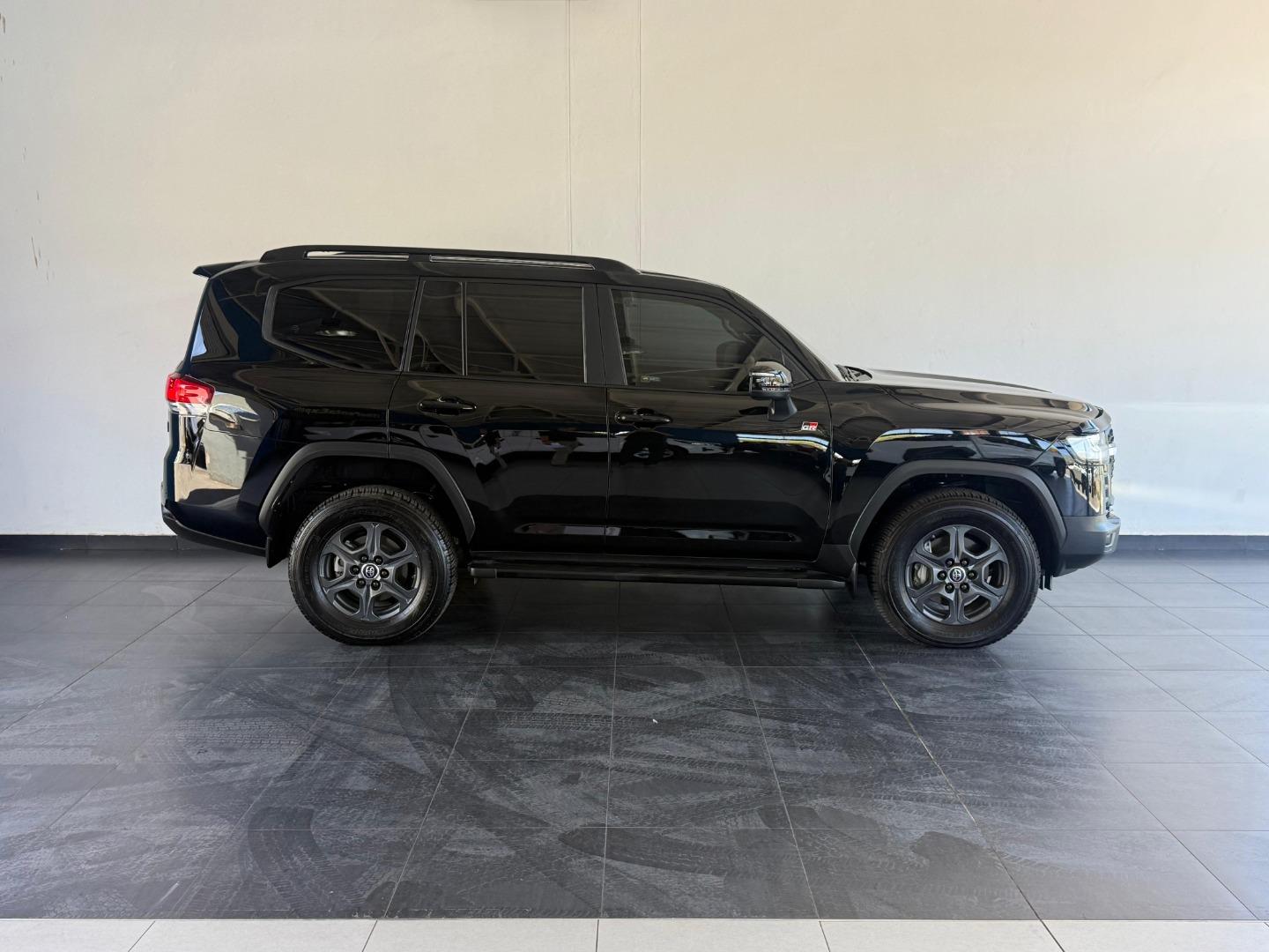 Toyota Land Cruiser 300 3.3D GR Sport Penta Now Montana