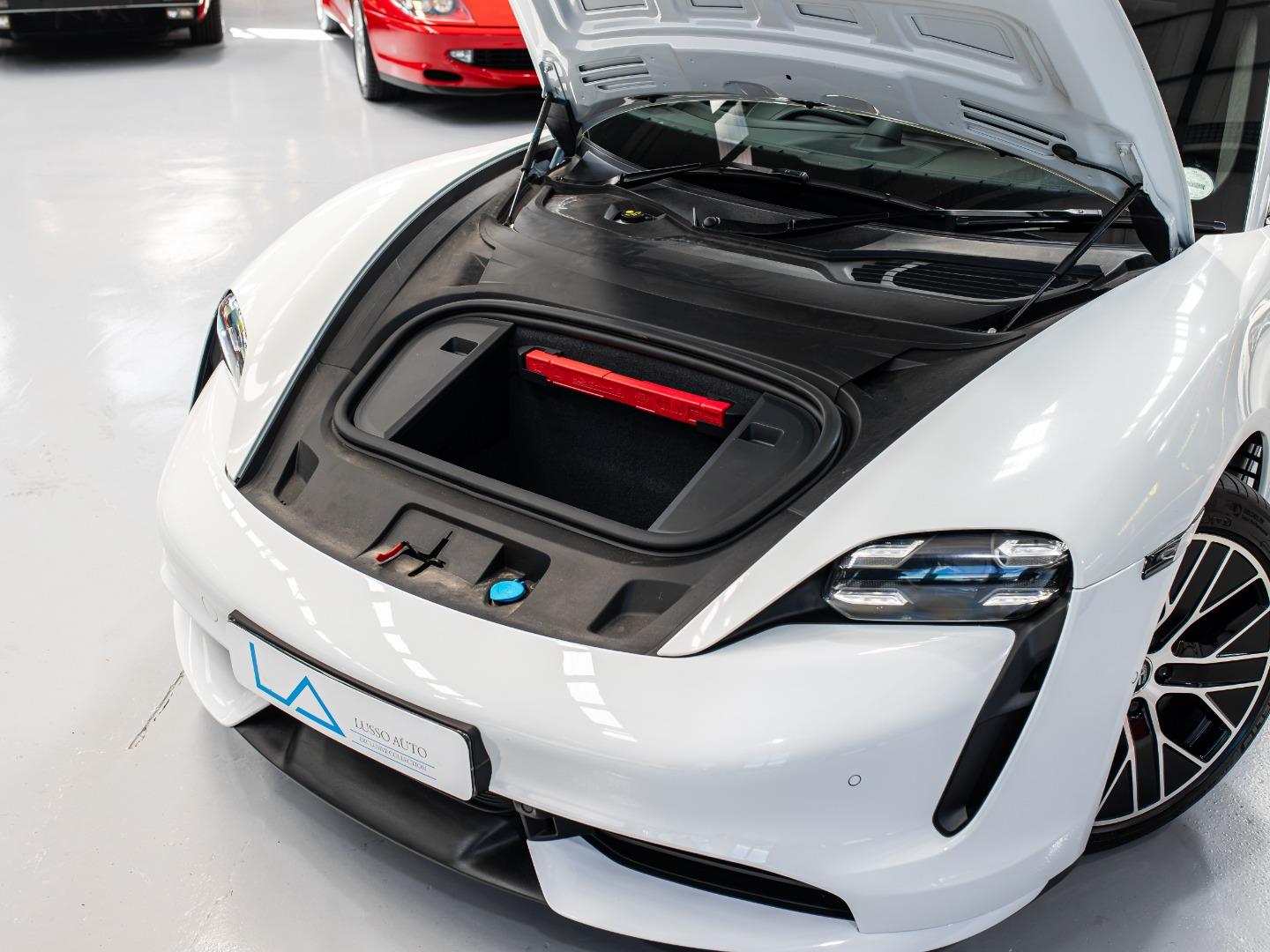Porsche Taycan Turbo Lusso Auto