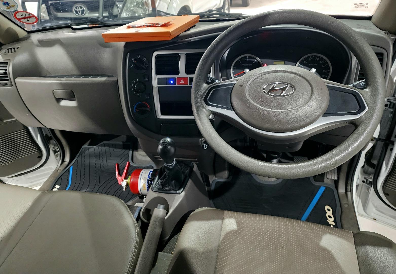 Hyundai H-100 Bakkie 2.6D Deck (Aircon) Kloof Car Sales