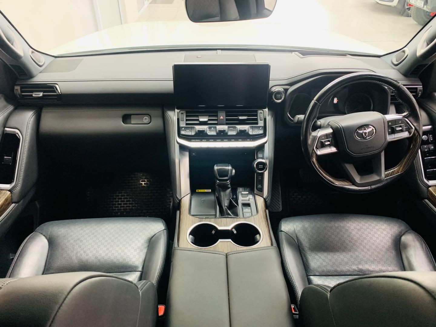 Toyota Land Cruiser 300 3.5T ZX Auto Nantes Paarl