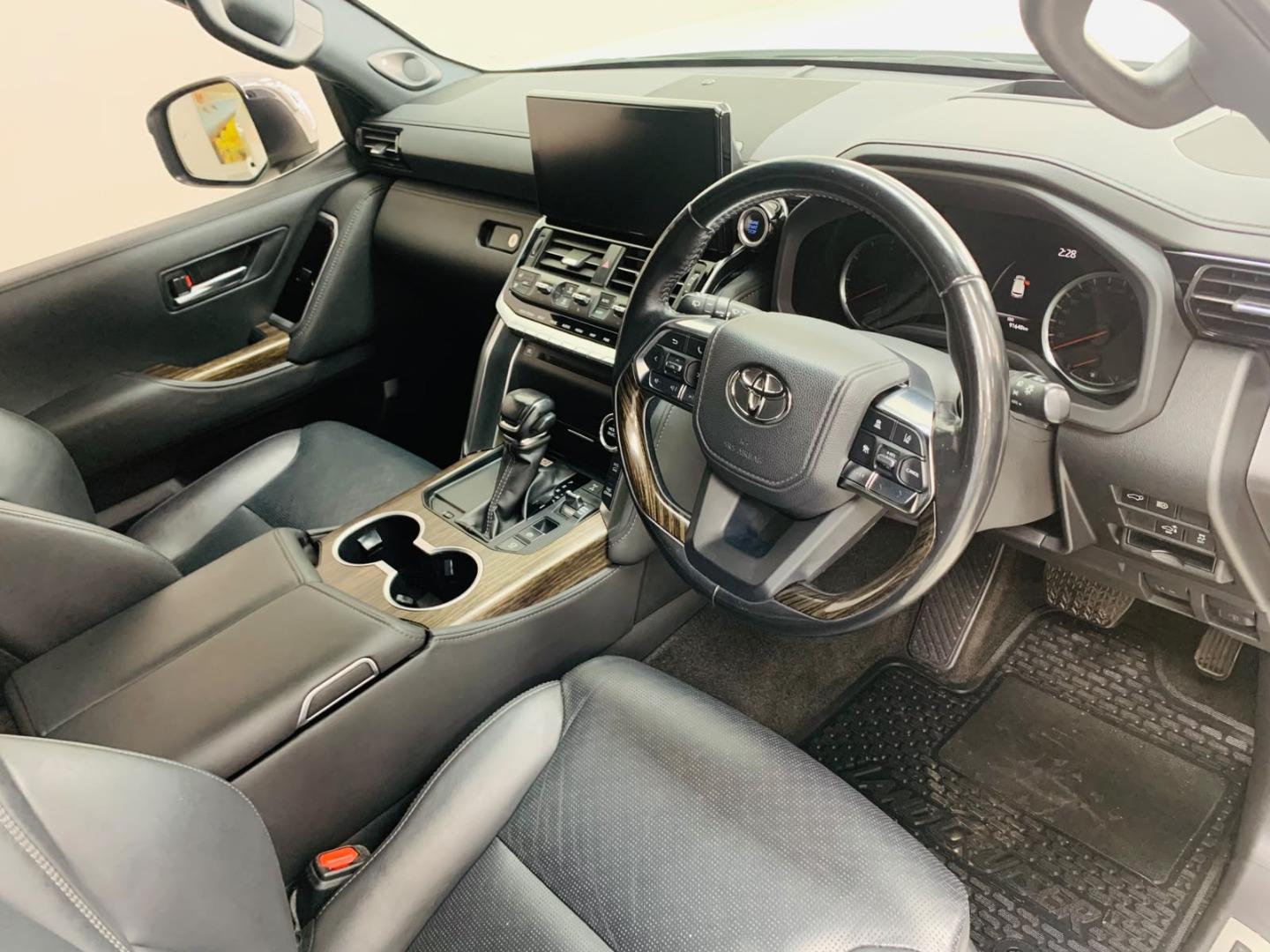 Toyota Land Cruiser 300 3.5T ZX Auto Nantes Paarl