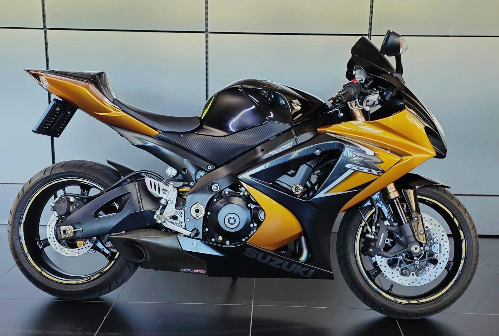 Suzuki GSXR1000 Ducati