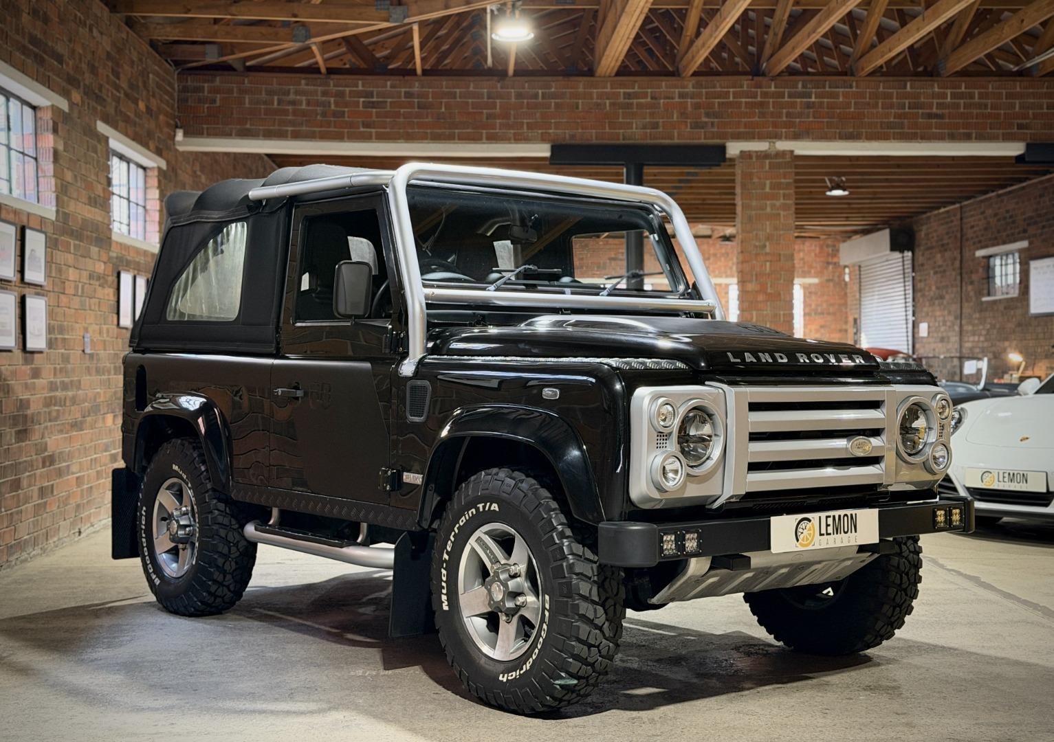 Land Rover Defender 90 TD Soft-top SVX 60 Lemon Garage