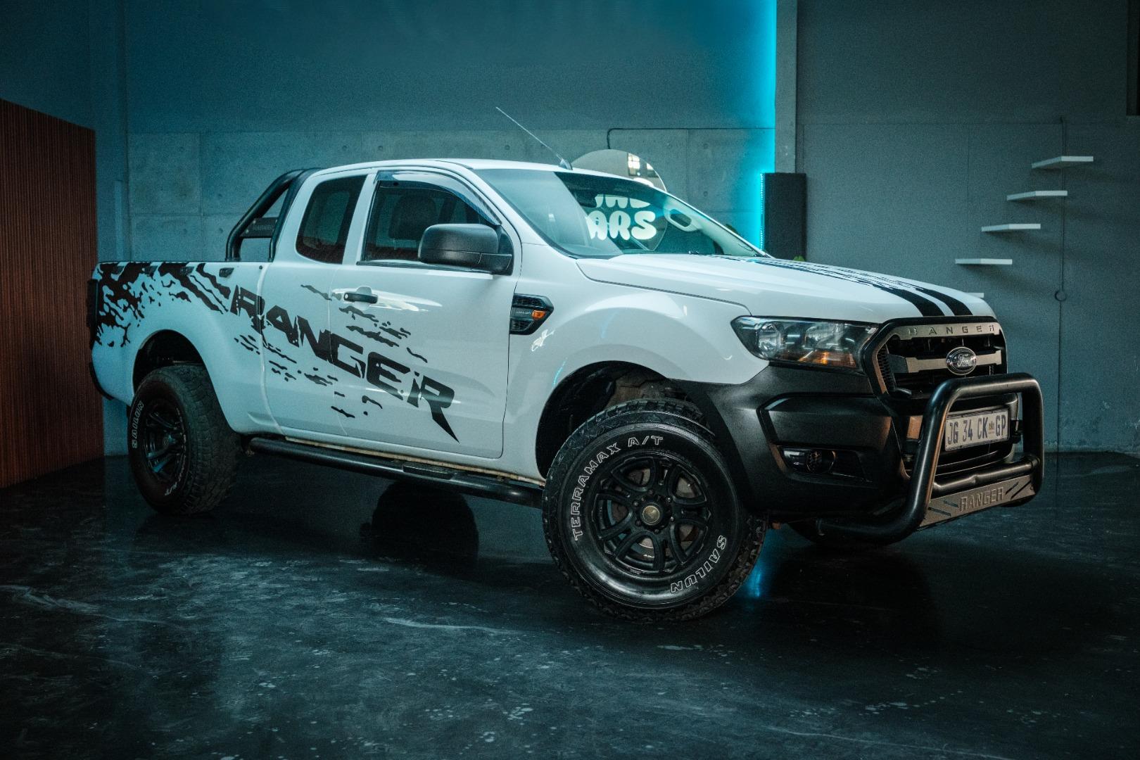 Ford Ranger 2.2TDCi SuperCab Hi-Rider XL Mad Cars