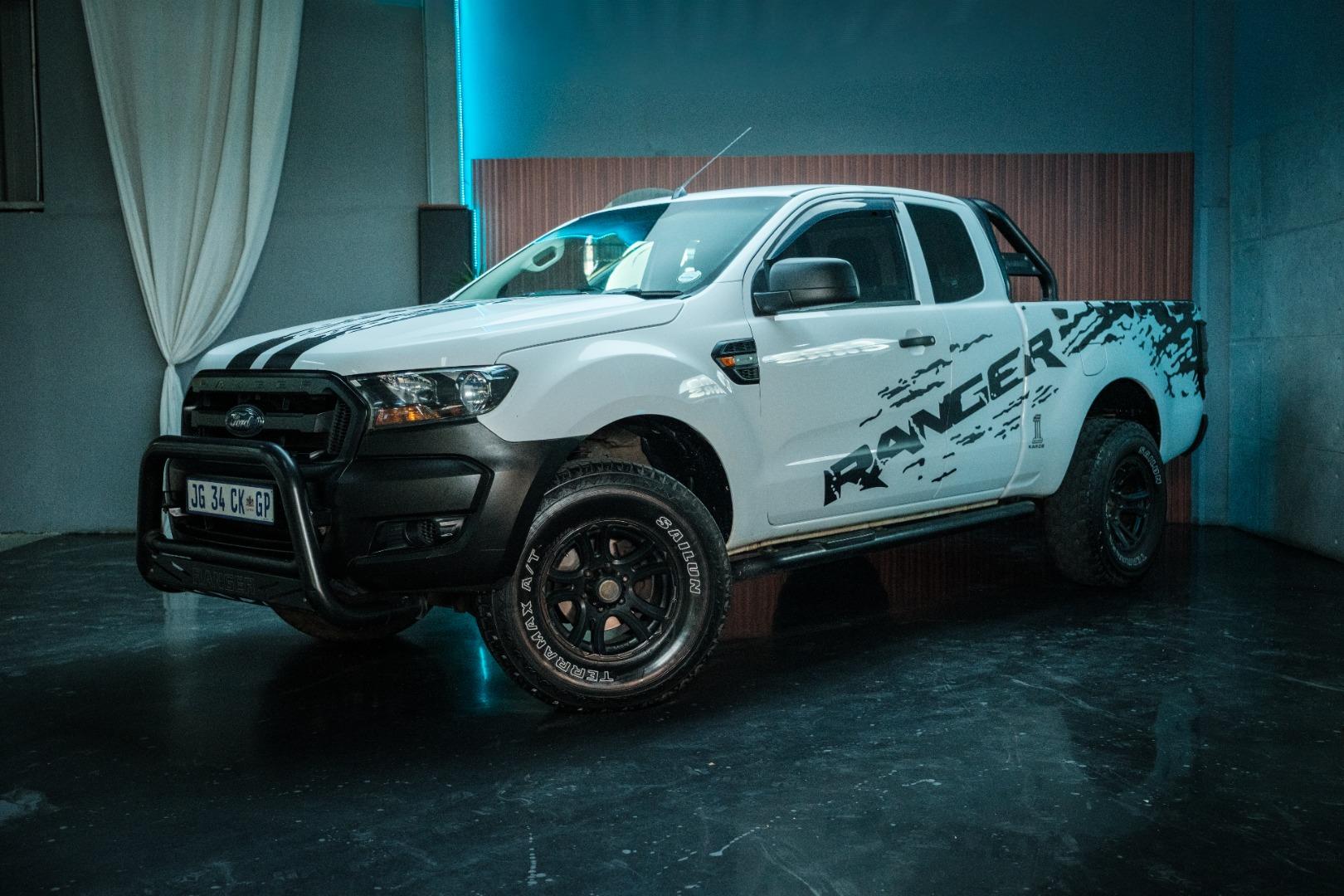Ford Ranger 2.2TDCi SuperCab Hi-Rider XL Mad Cars