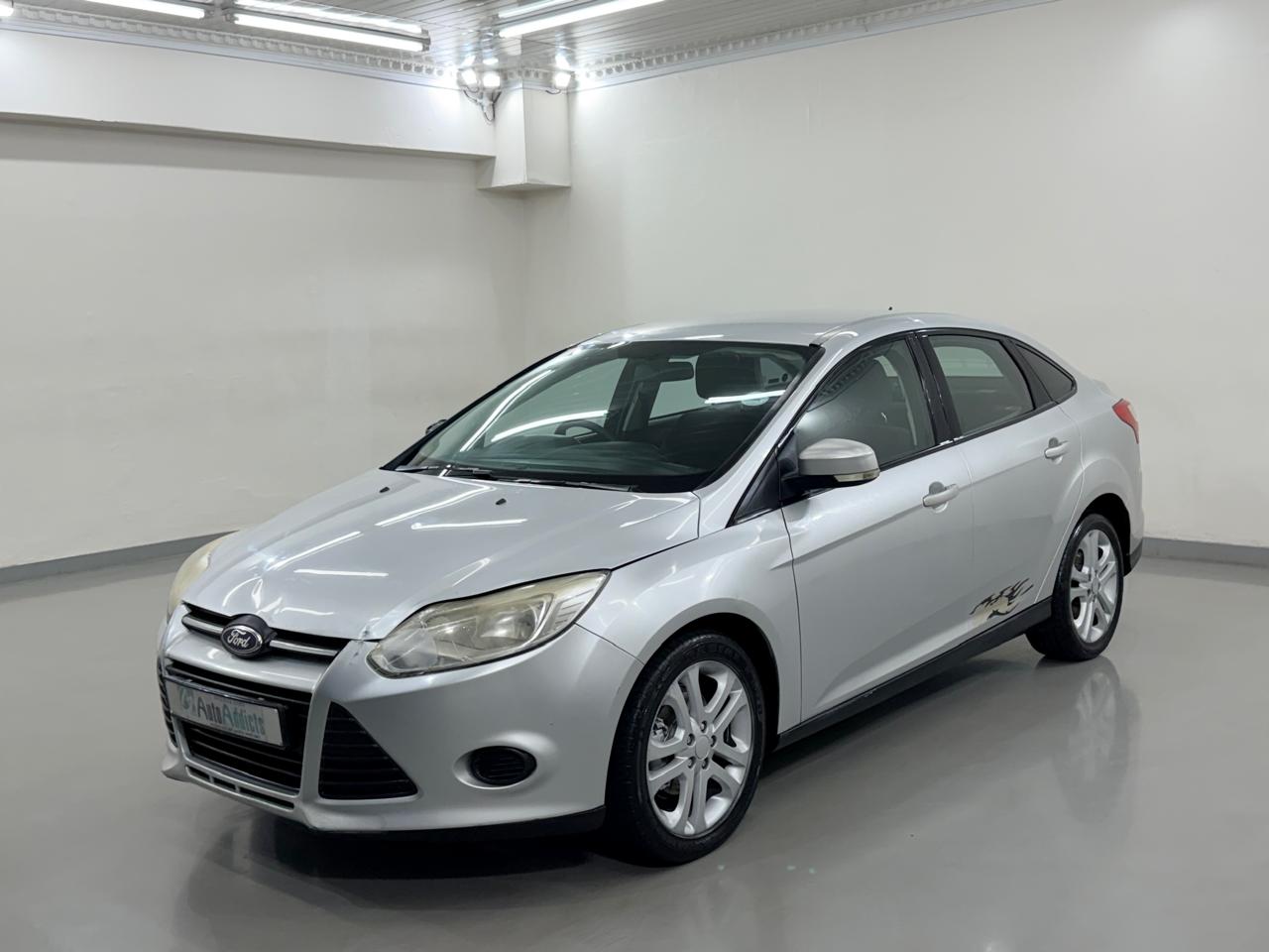 Ford Focus Sedan 1.6 Ambiente Auto Addicts